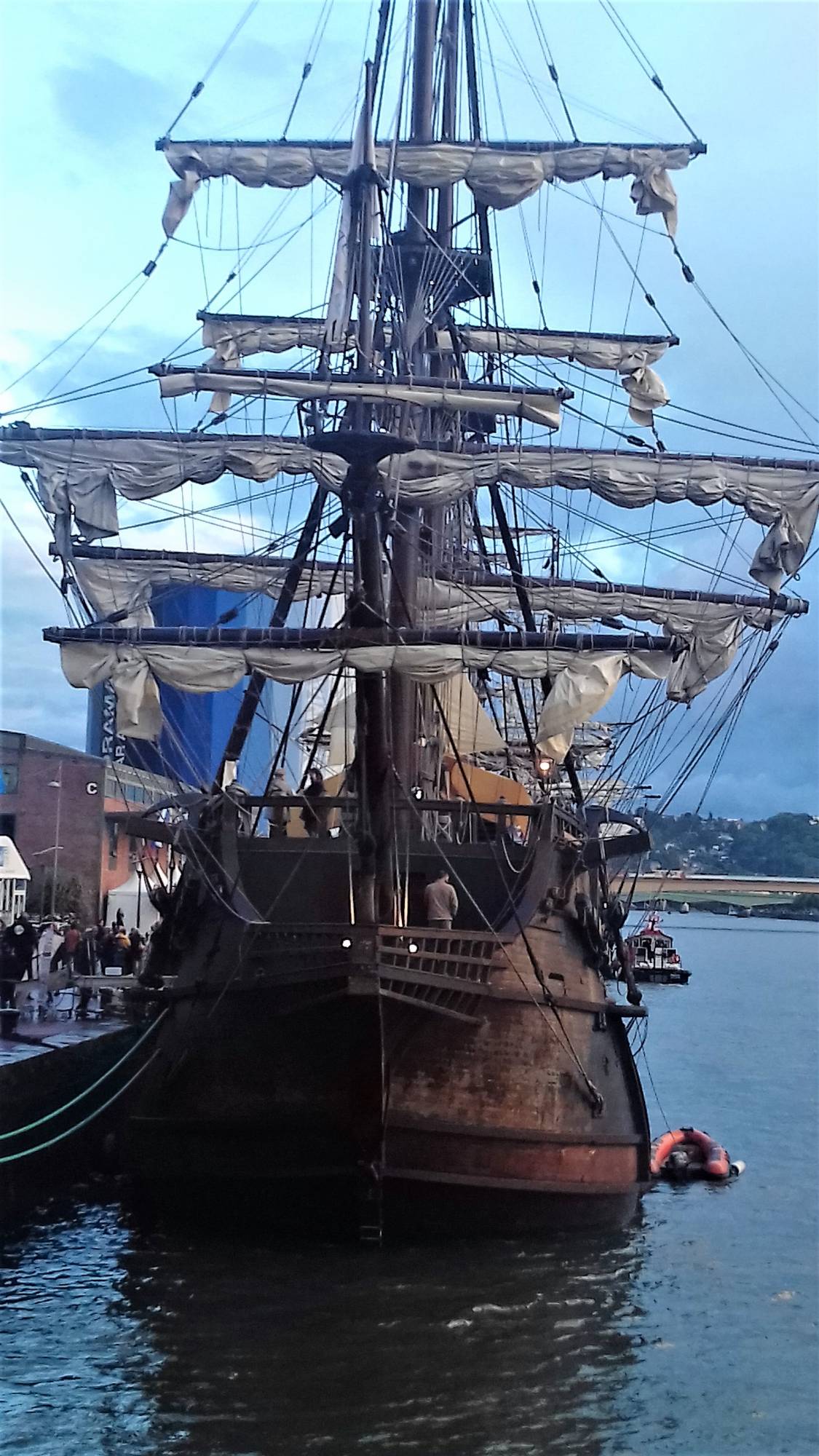 le comptoir universel de l or Rouen a vu la 30eme édition de l'Armada